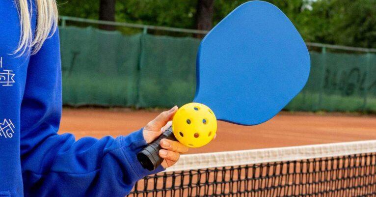 15 Best Pickleball Paddles to dominate the court!