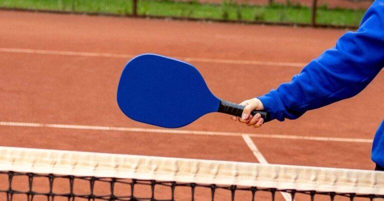 6 Best Elongated Pickleball Paddles | Buying Guide